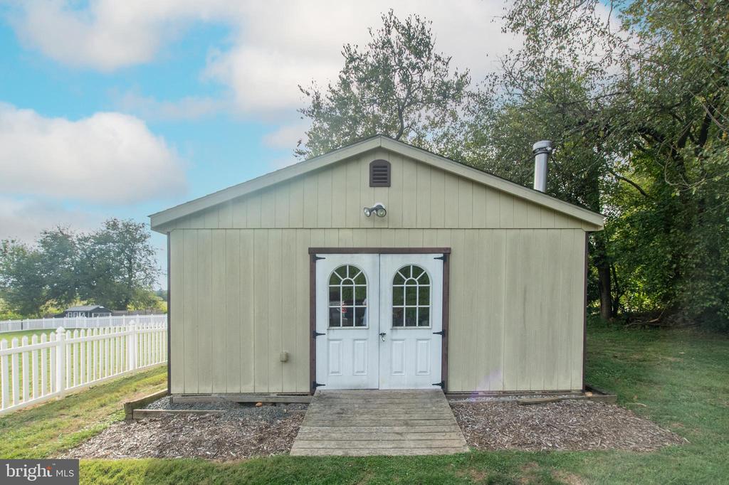 3294 MANOR ROAD