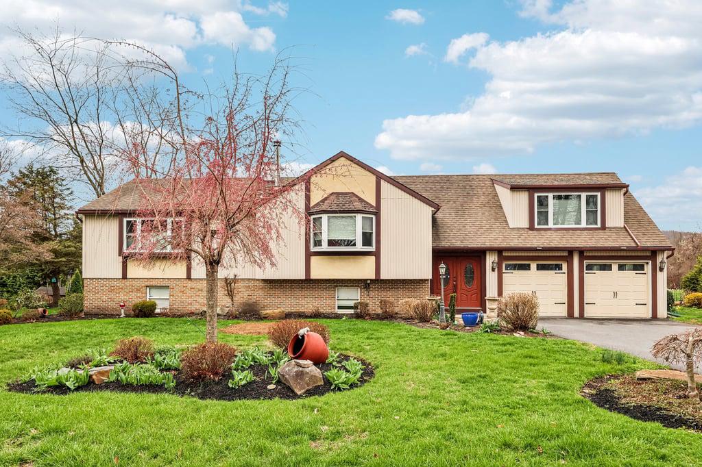 23 W CONESTOGA ROAD