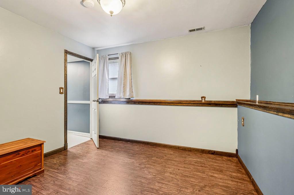 23 W CONESTOGA ROAD