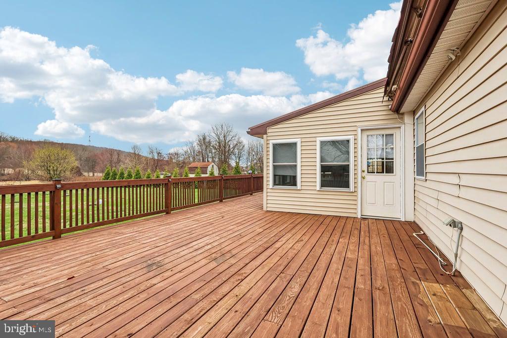 23 W CONESTOGA ROAD
