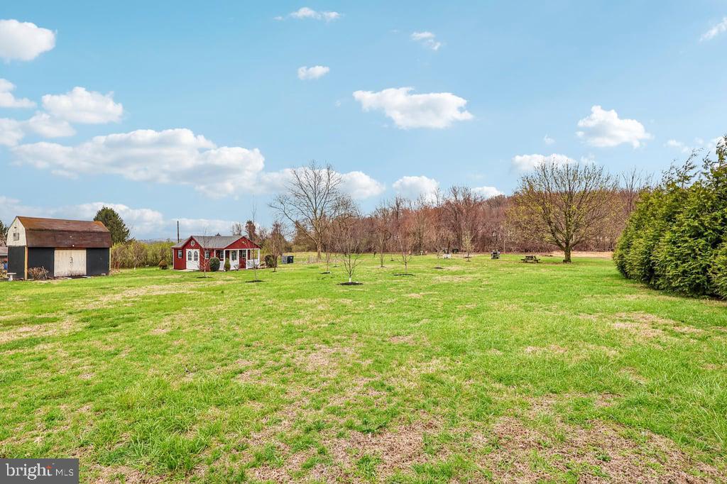 23 W CONESTOGA ROAD
