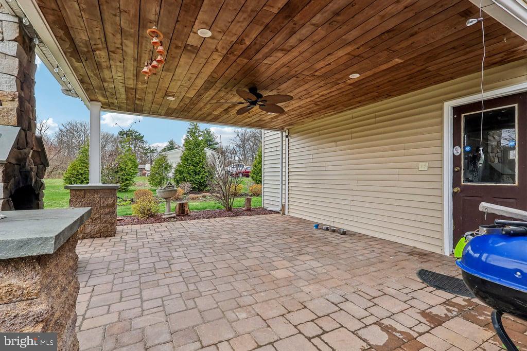 23 W CONESTOGA ROAD
