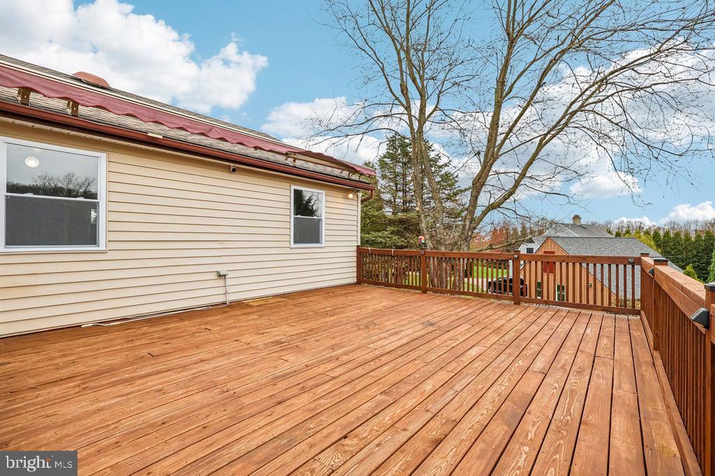 23 W CONESTOGA ROAD