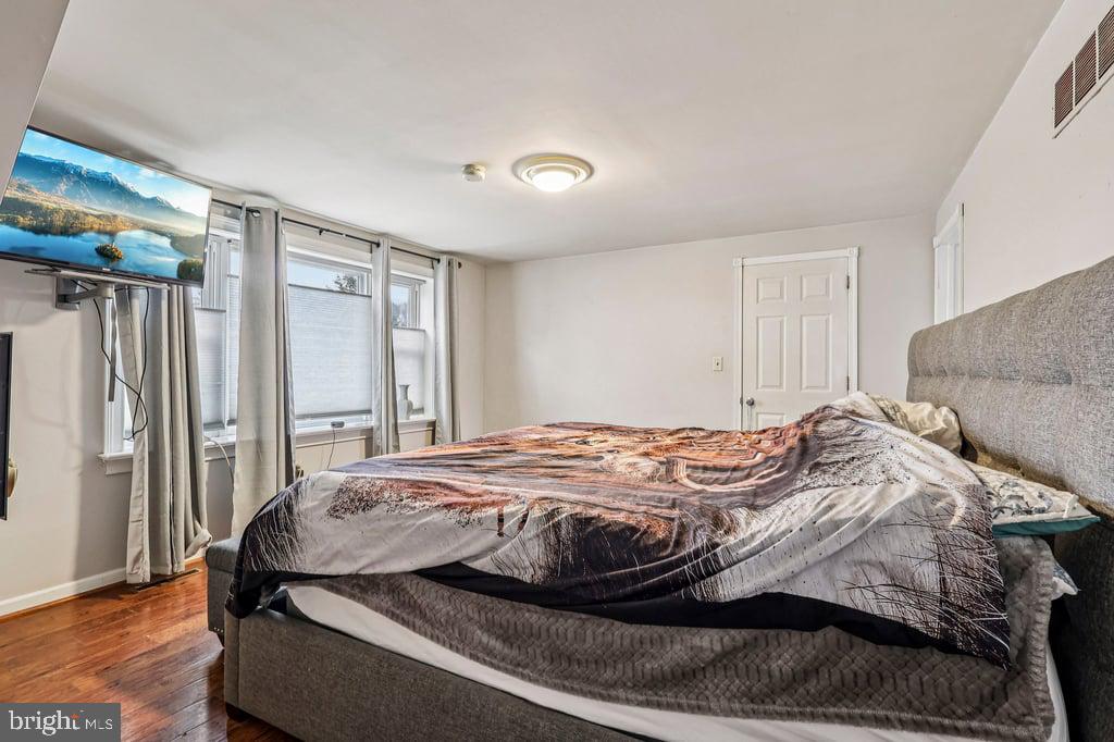 23 W CONESTOGA ROAD