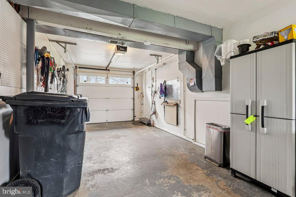 23 W CONESTOGA ROAD