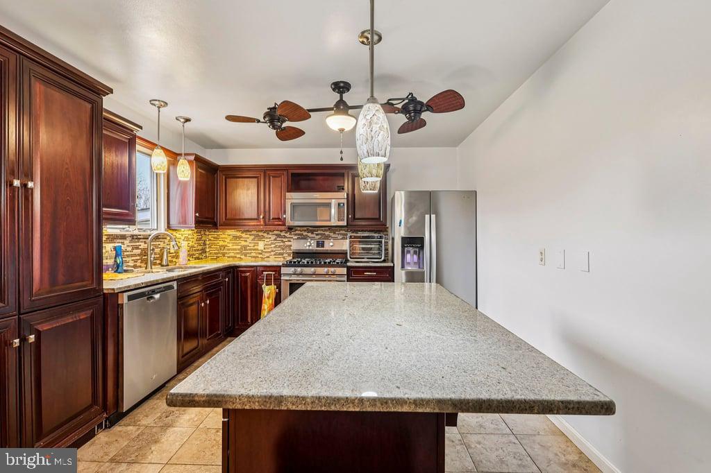 23 W CONESTOGA ROAD