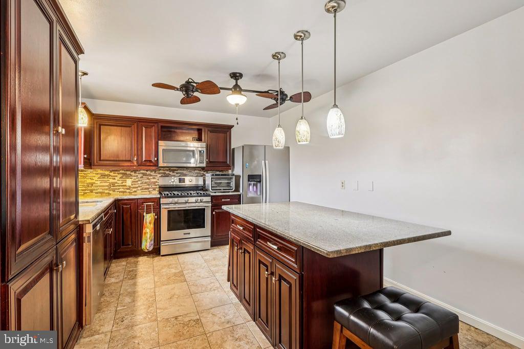 23 W CONESTOGA ROAD