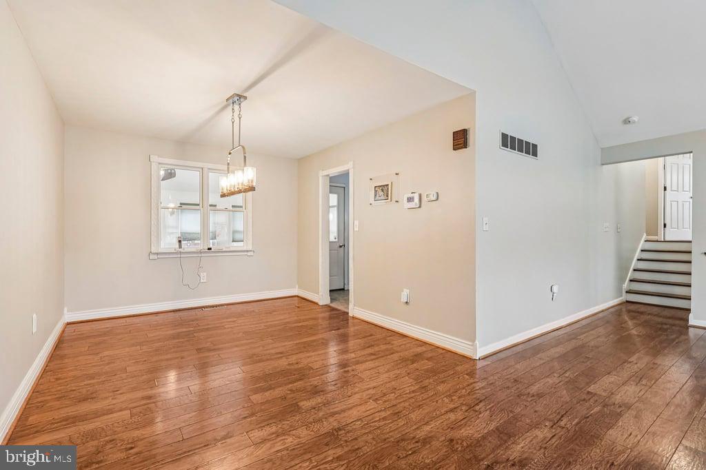 23 W CONESTOGA ROAD