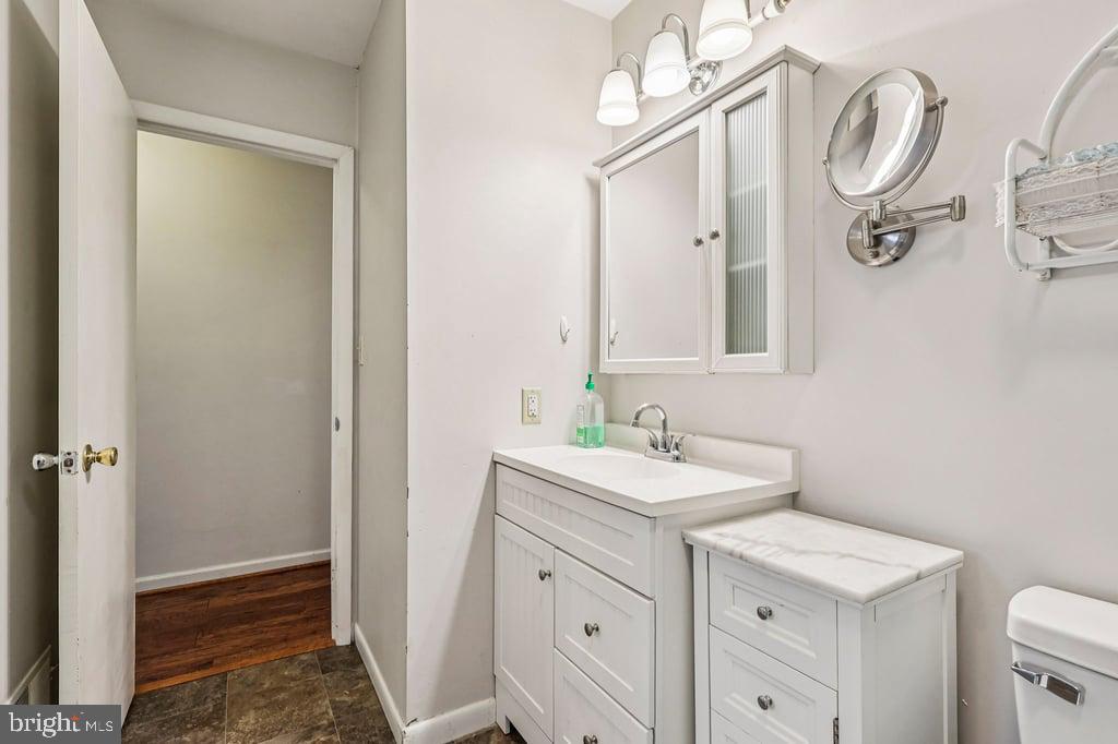 23 W CONESTOGA ROAD