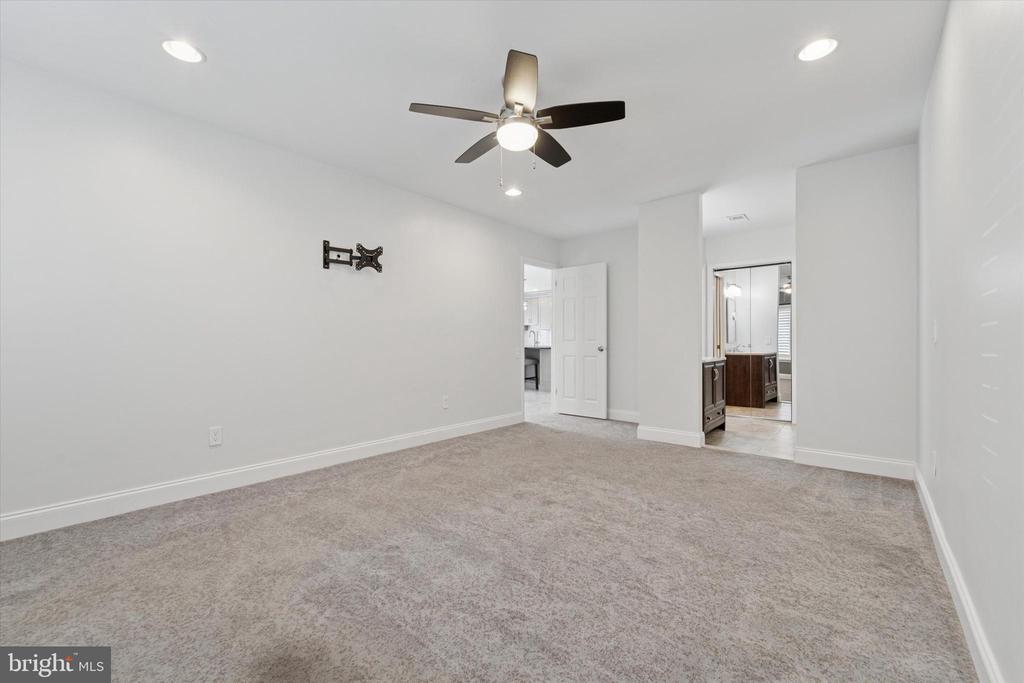 906 PRITCHARD PLACE