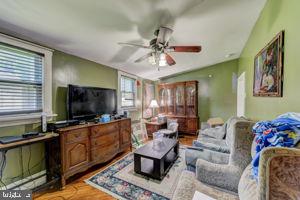1146 Main St