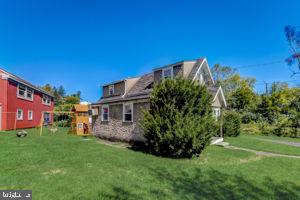 1146 Main St