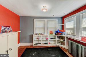 1146 Main St