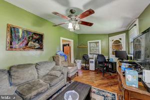 1146 Main St