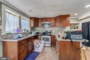 1146 Main St