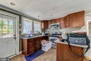 1146 Main St