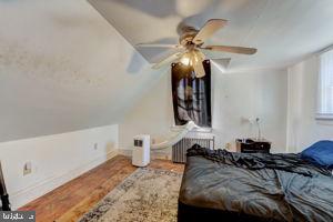 1146 Main St