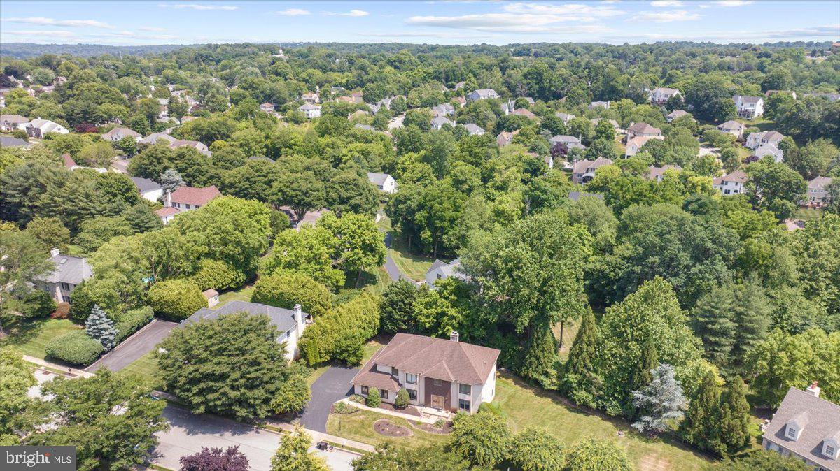 2314 Holly Ln