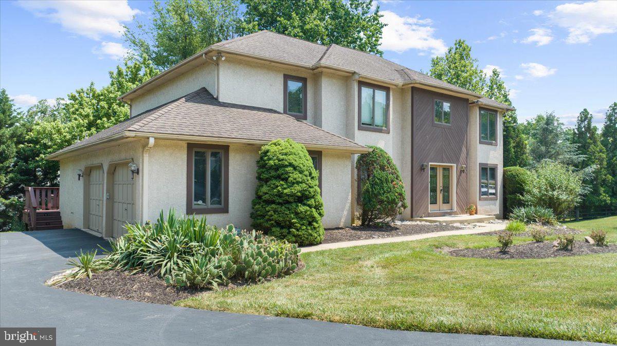2314 Holly Ln