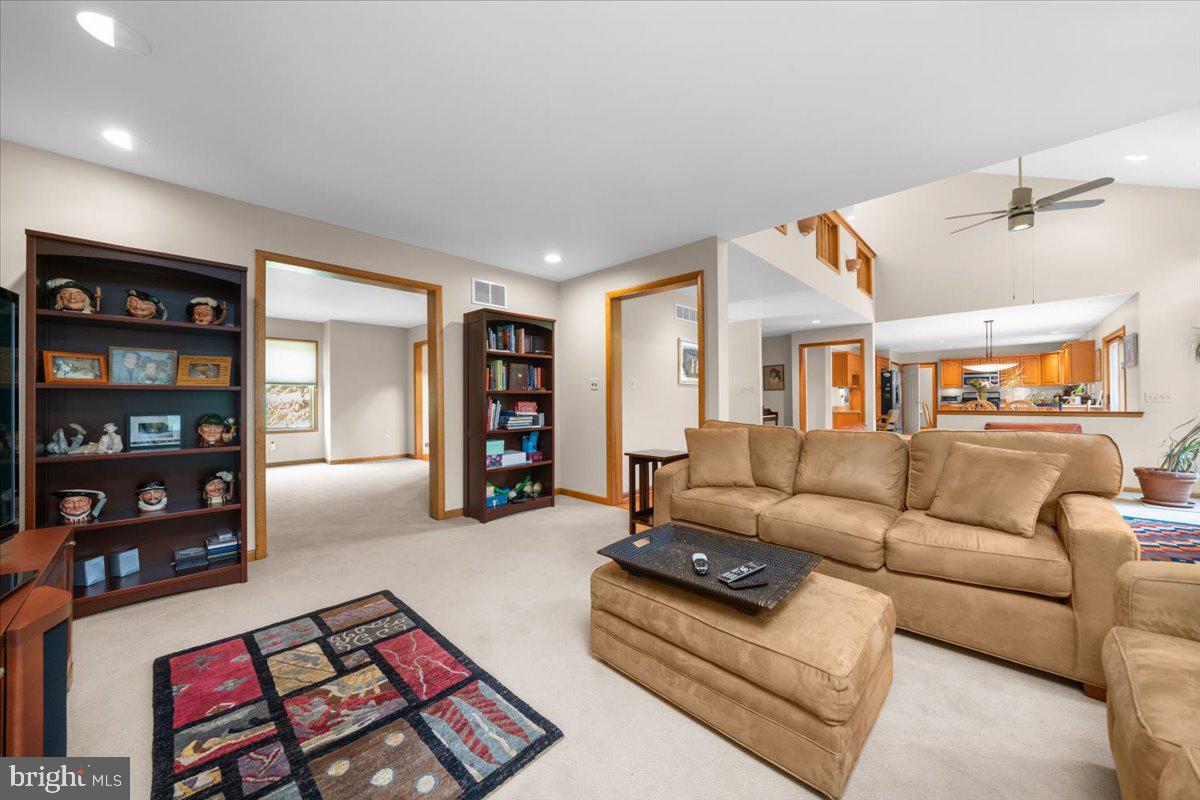 2314 Holly Ln