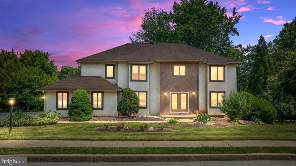 2314 Holly Ln
