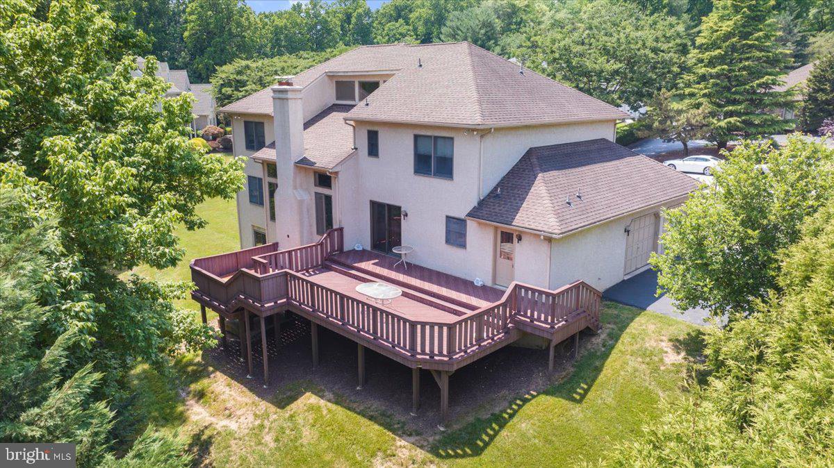 2314 Holly Ln