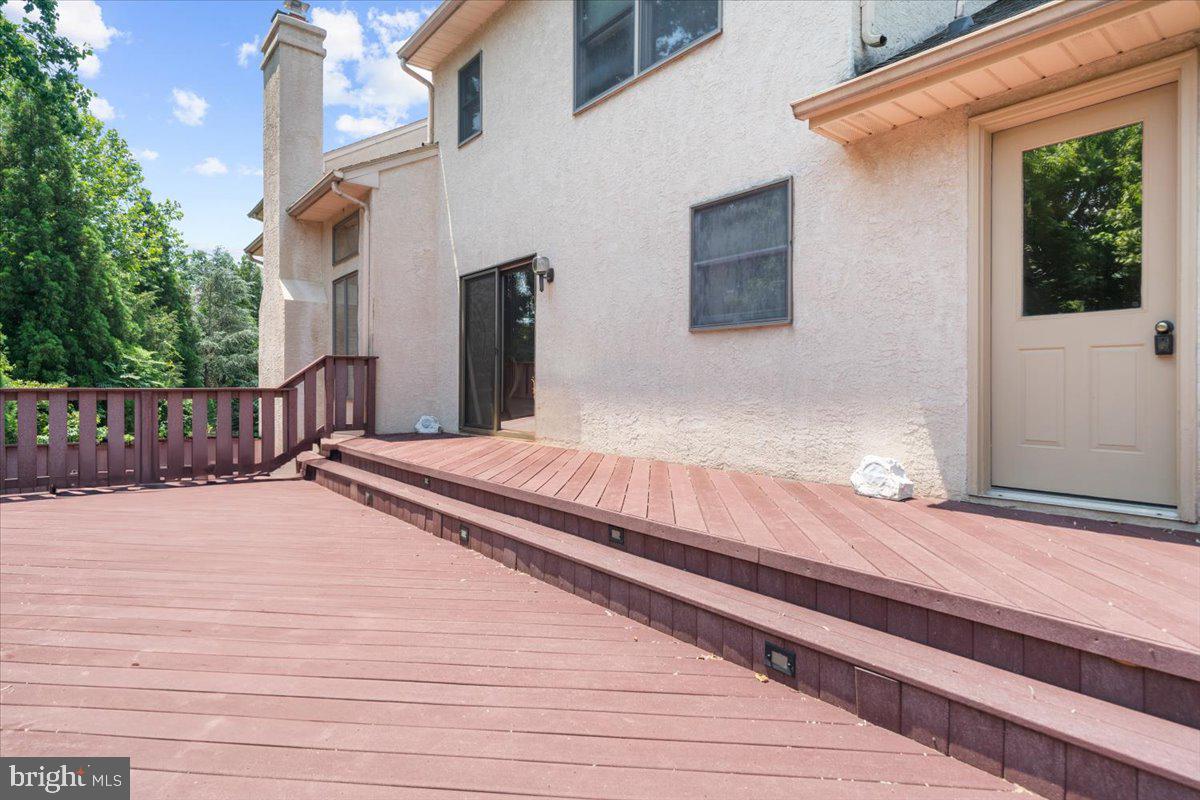 2314 Holly Ln