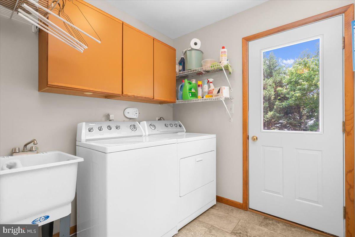 2314 Holly Ln