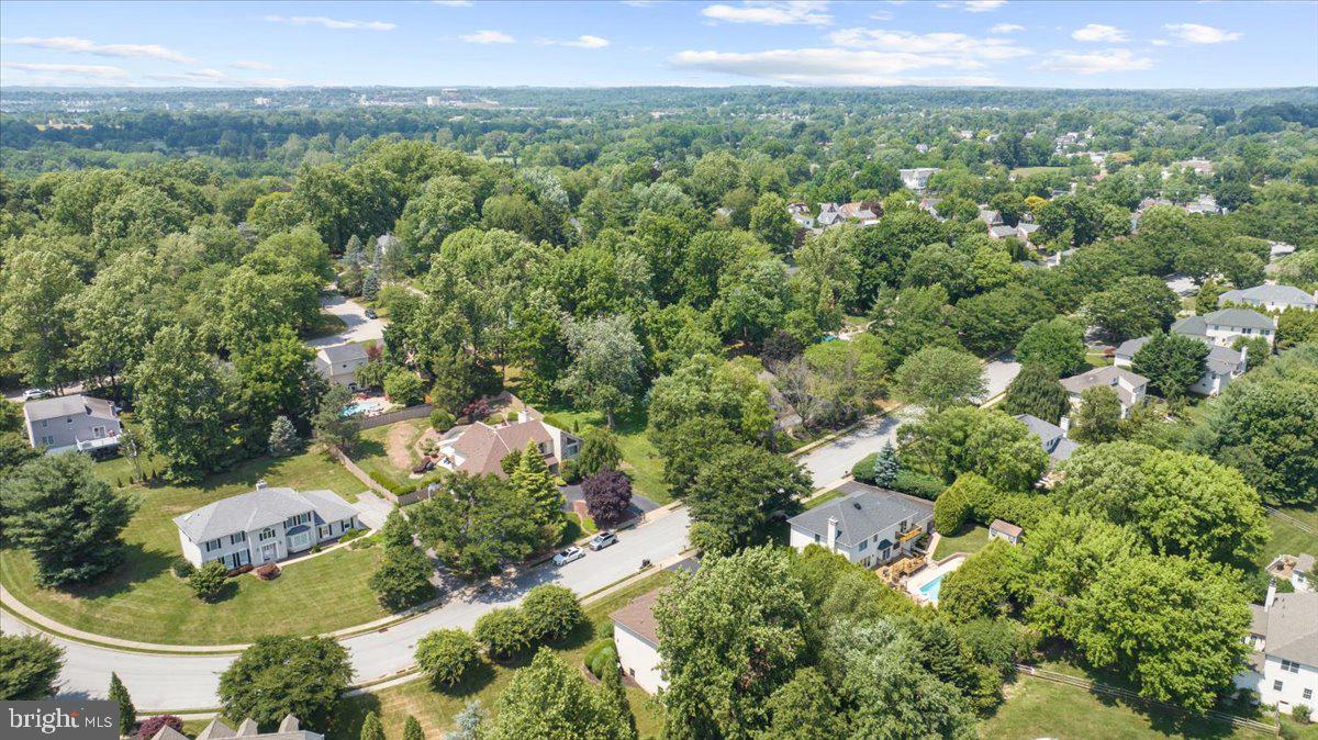 2314 Holly Ln