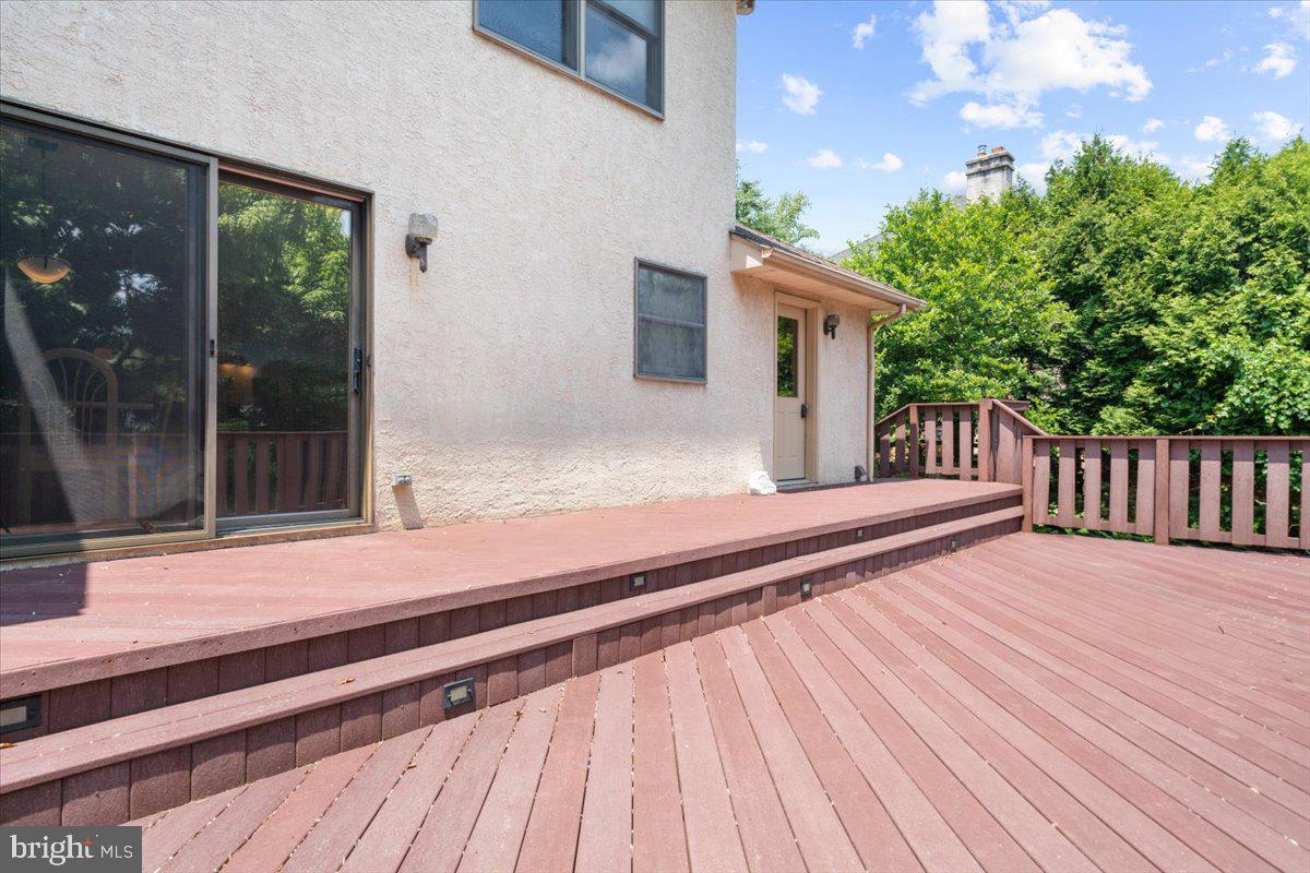 2314 Holly Ln