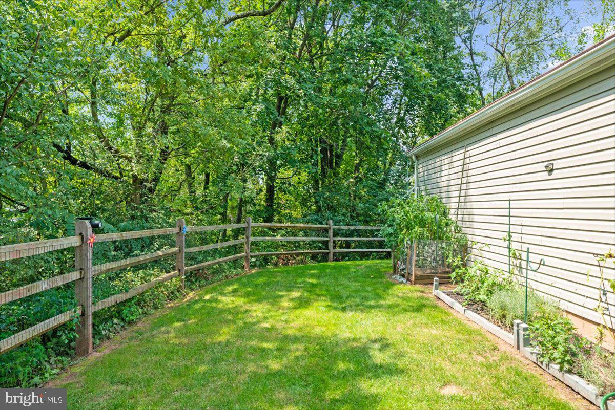 103 Ivy Ln