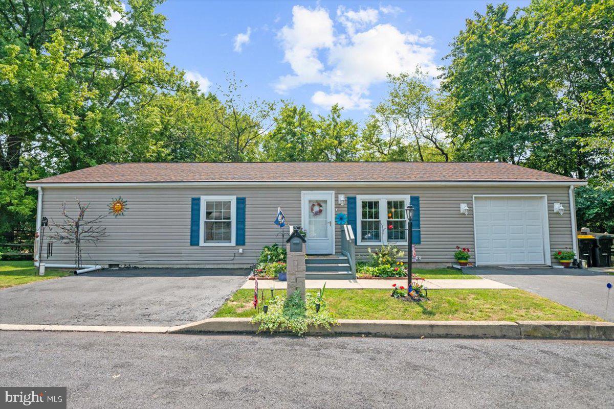 103 Ivy Ln