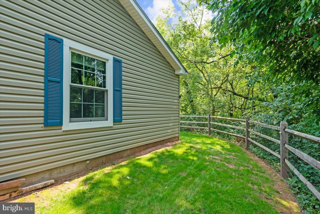 103 Ivy Ln