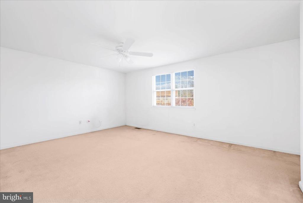 352 Maiden Ln