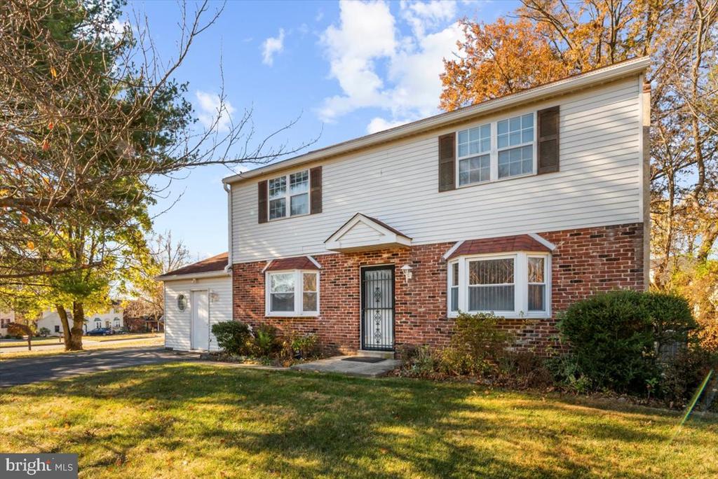 352 Maiden Ln