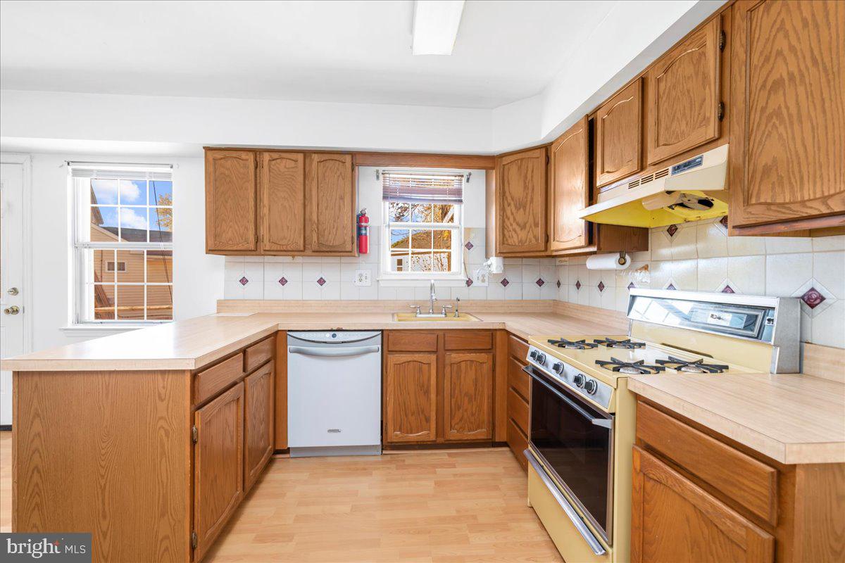 352 Maiden Ln