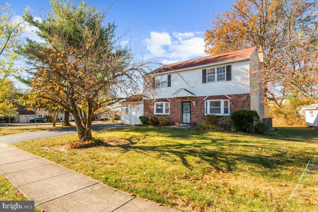 352 Maiden Ln