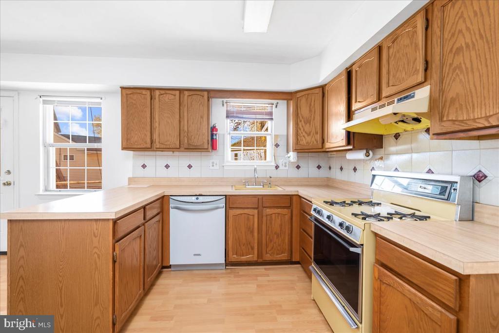 352 Maiden Ln