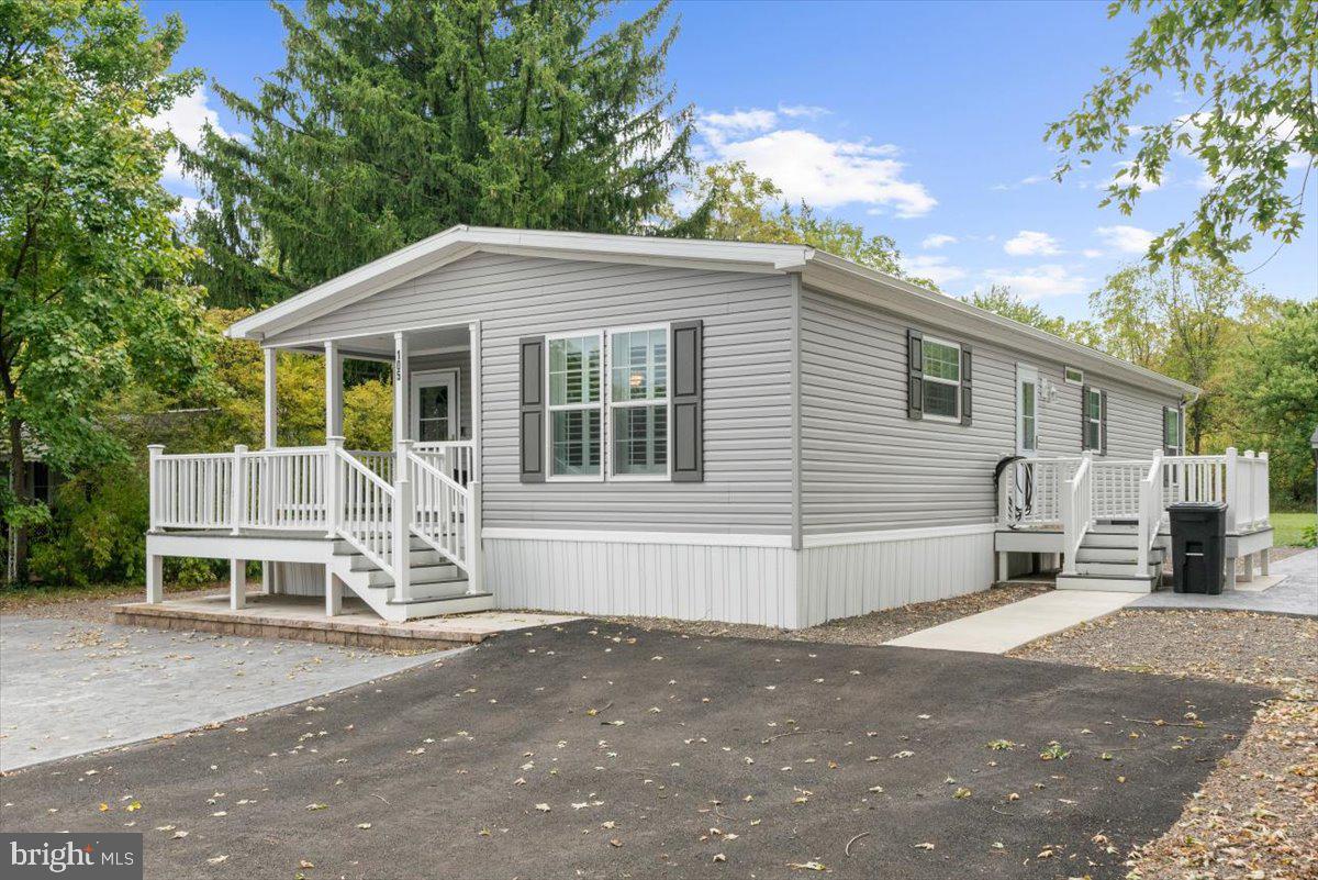 165 W Ridge Pike #105