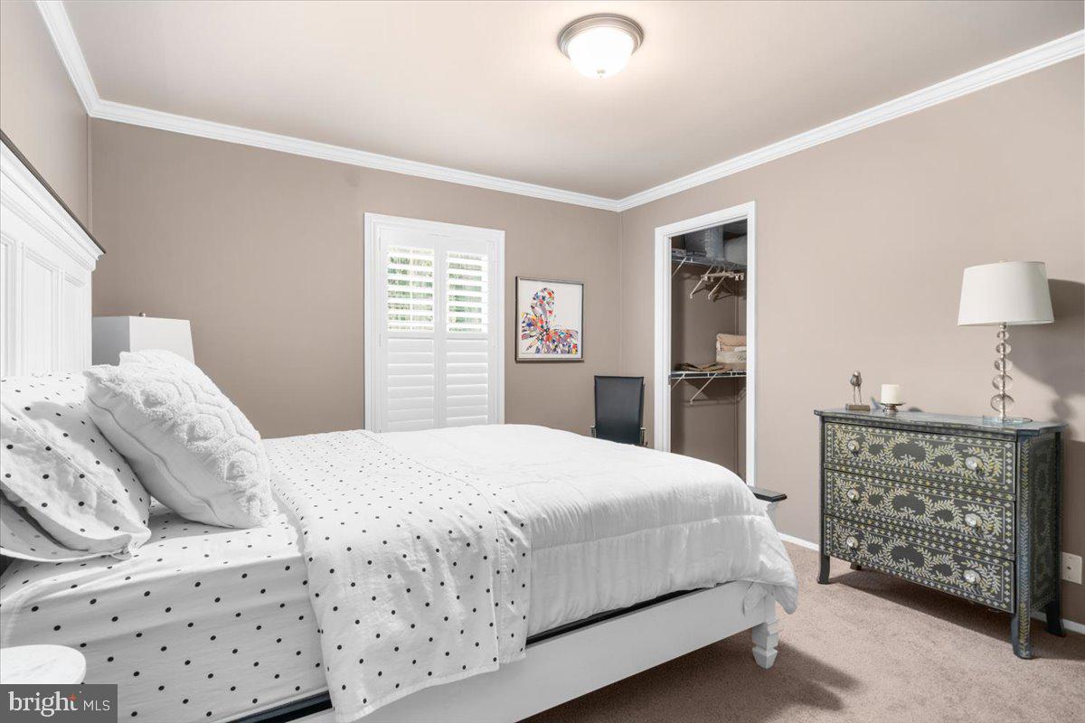 165 W Ridge Pike #105