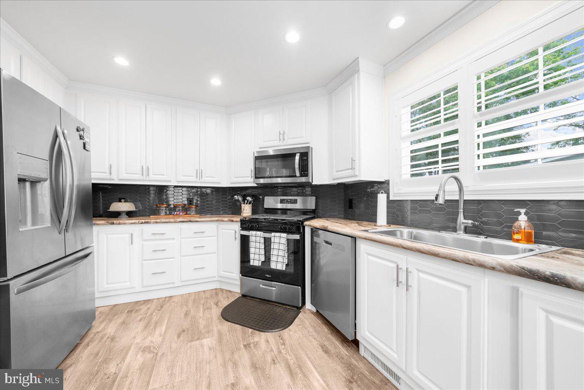 165 W Ridge Pike #105