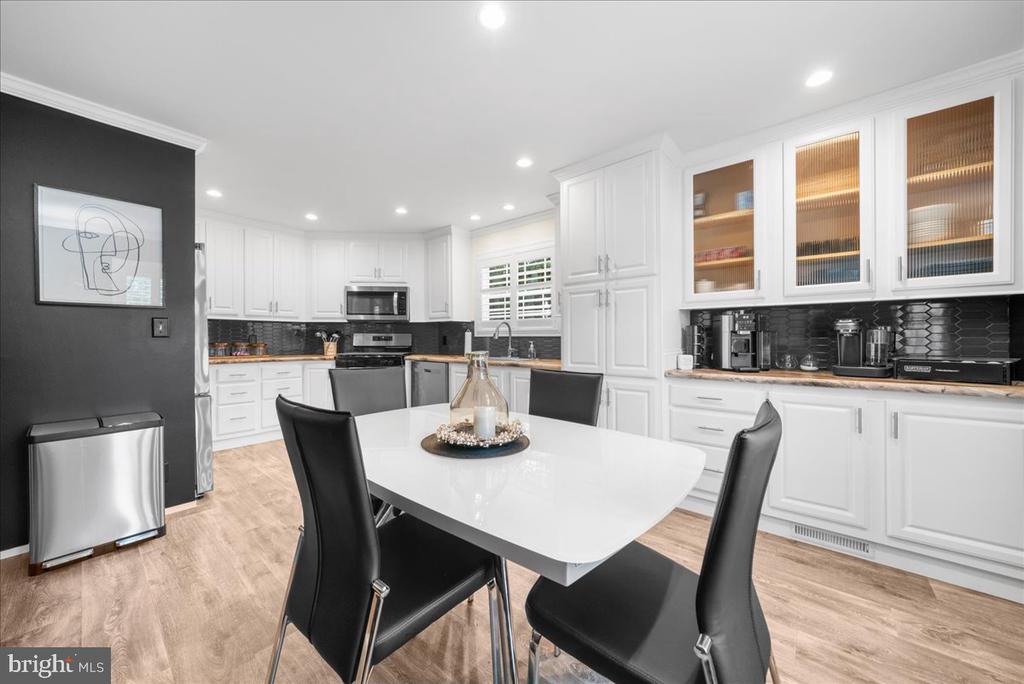 165 W Ridge Pike #105