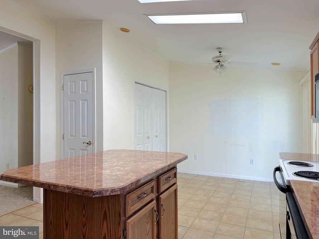 101 Carver Ln