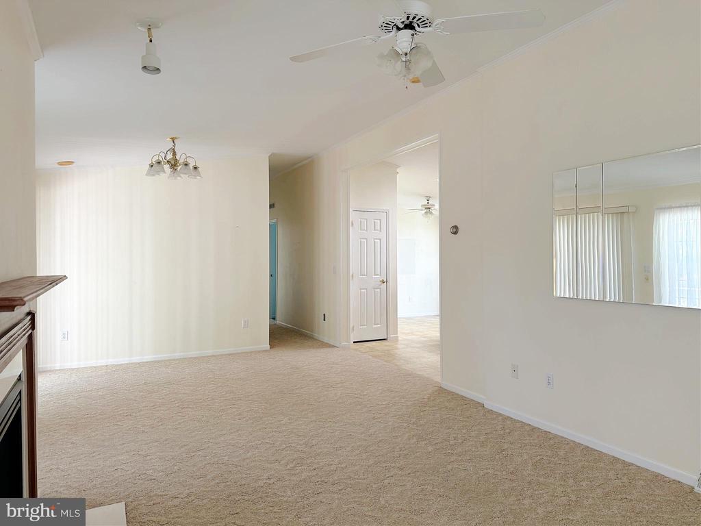 101 Carver Ln