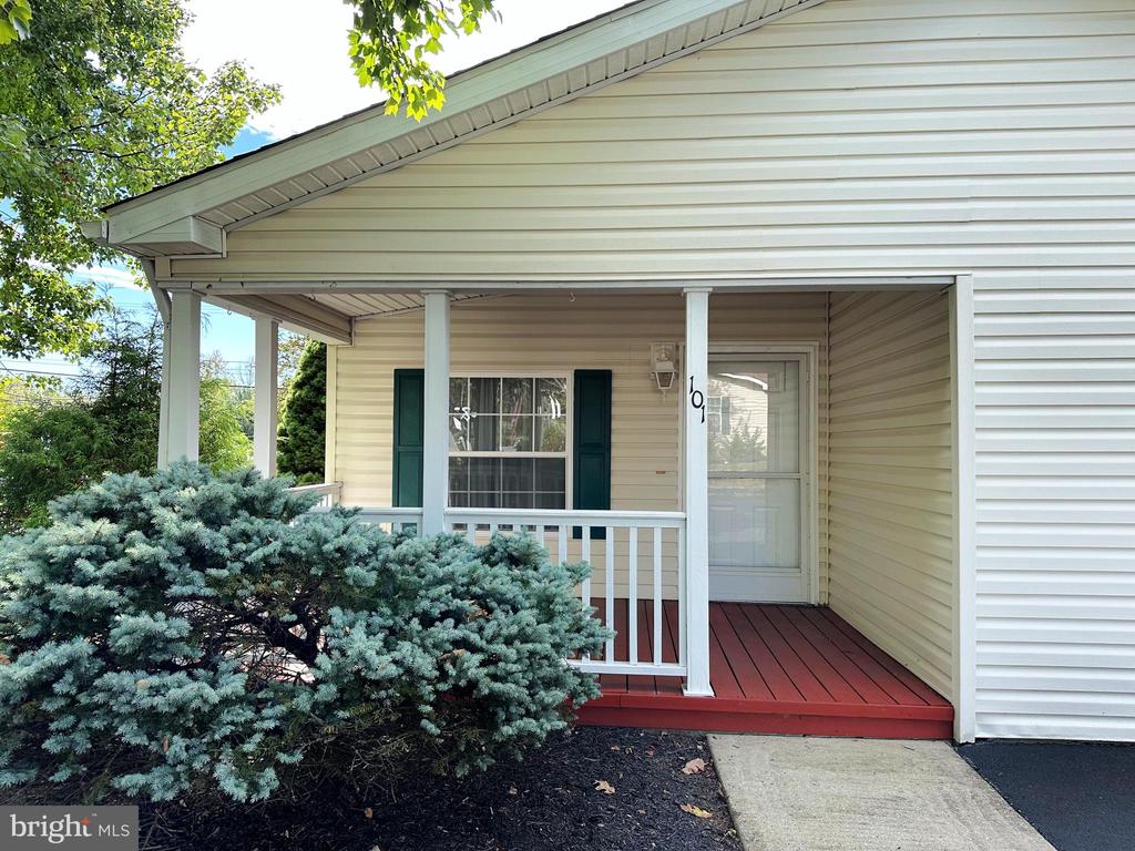 101 Carver Ln