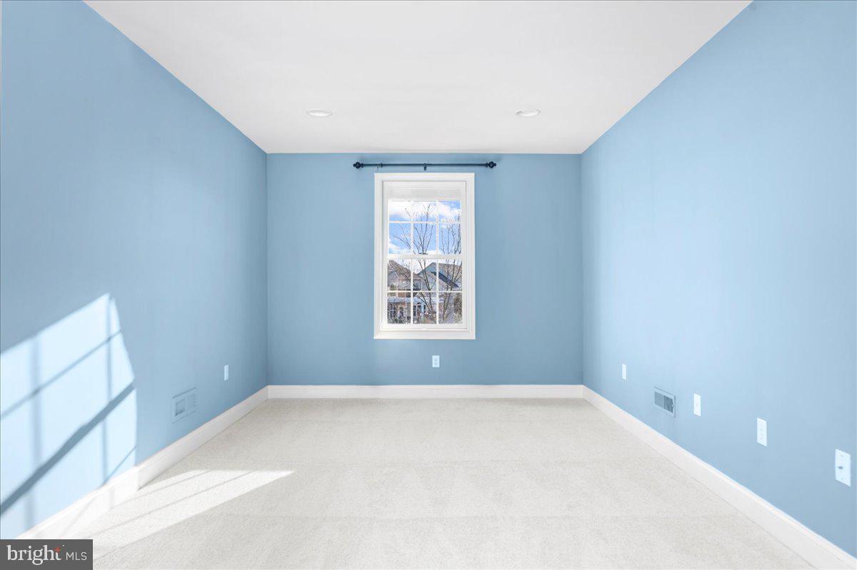 155 Wentworth Cir