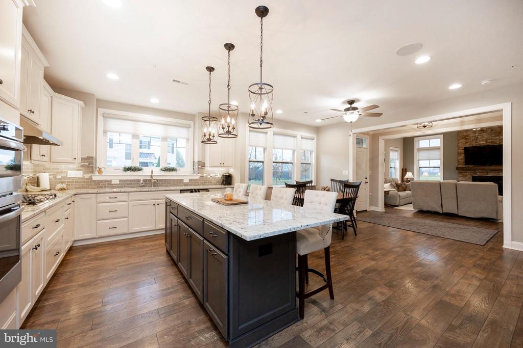 103 Summit Dr