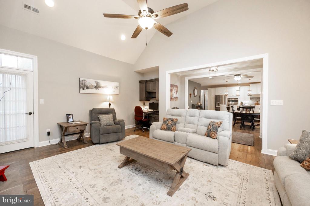 103 Summit Dr