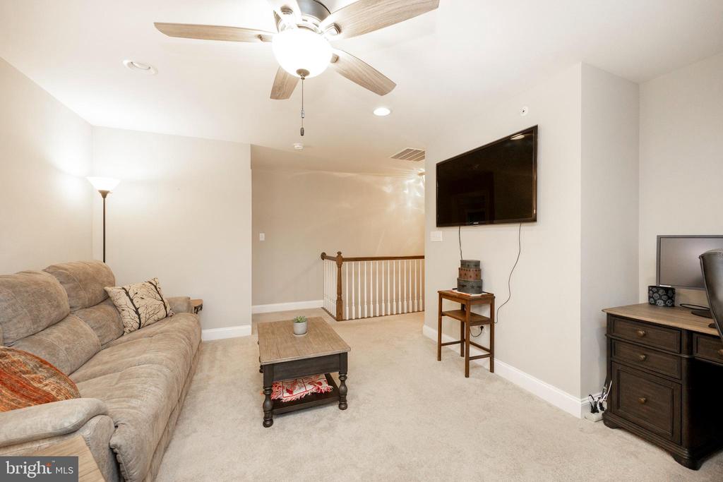 103 Summit Dr