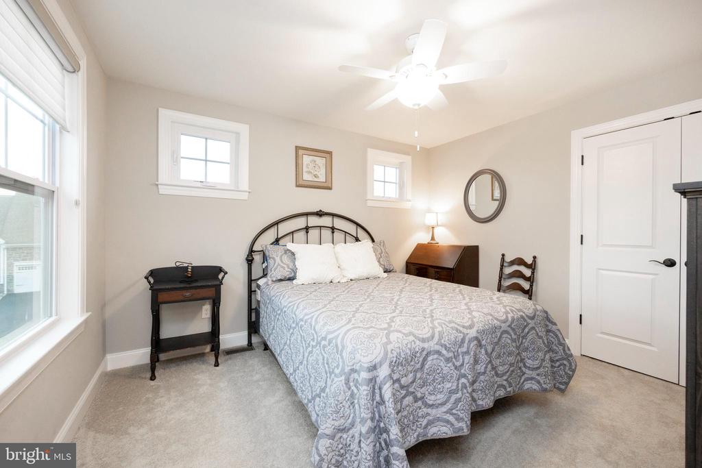 103 Summit Dr